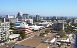 Darwin City Apartment with Pool & Harbour View