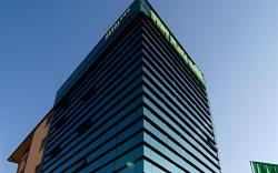 West Plaza Hotel