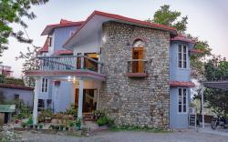 Creekside Villa