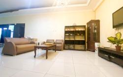 Homey Guesthouse near Sby Zoo (Syariah) 