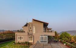 CosmicStays Greystone Villa - Mountain & Dam View