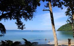 Chomjan Beach Resort