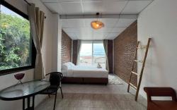 Crociere Cafe and Hostel seaview2