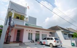 RedDoorz near Rita Supermall Purwokerto 2