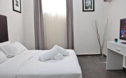 Geula Suites