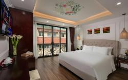 Golden Legend Palace Hotel