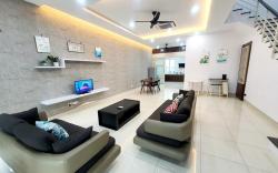 MODERN STYLISH 2STOREY HOUSE 8PAX@ALMA NEAR JUSCO