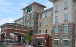 Holiday Inn Express & Suites Overland Park By IHG