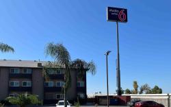 Studio 6  Suites Delano, CA