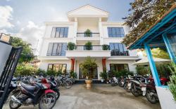Bed Station Hostel & Pool Bar Hoi An " Former Sunflower"