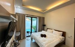 Golden Palm Resort