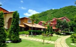 Palazzo Pavone Gallery & Resort