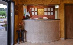 Americas Best Value Inn & Suites University Ave