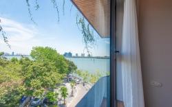 Romantic Apt ~ 01 Br Westlake View