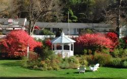The 1896 House Country Inn - Brookside & Pondside