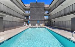 Motel 6 Escondido, CA