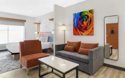 Best Western Plus Rose City Conference Center Inn