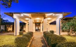 Best Western Crossroads Inn