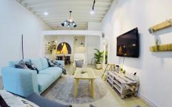 Cheerful 5BR- Family & frens for 5-17pax 4Car park
