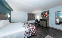 Red Roof Inn & Suites Wilmington - New Castle