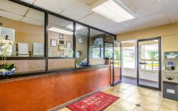 Red Carpet Inn-Stamford