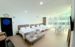 CN Homestay B2 Floor 2 at Nagoya Hill Mall