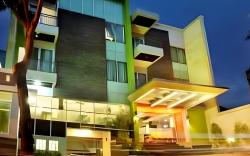 Bamboo Inn Hotel & Cafe