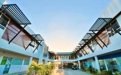 Holiday Suites
