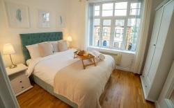 Vibrant City Centre - King Bed Apartment