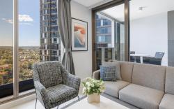 Meriton Suites George Street, Parramatta