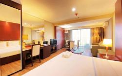 Fancy and Nice Studio at El Royale Apt By Travelio