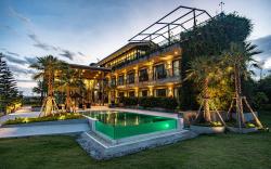 The River Palm Resort