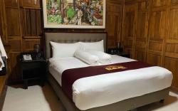 Premier Room