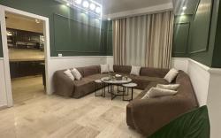 Entire house - 3 Bedroom Apartment Of 200 Square M With Terrace