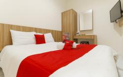 RedDoorz @ Nagoya Indah Batam