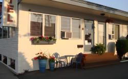 Town & Beach Motel