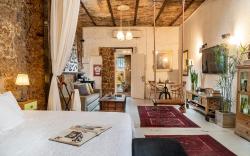 Trieste Neve Tzedek Boutique Suites