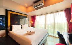 Clean Comfy Studio Tamansari La Grande By Travelio