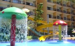 THREE ROOM APARTMENT WITH GARDEN VIEW