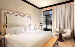 Hotel Montera Madrid, Curio Collection by Hilton