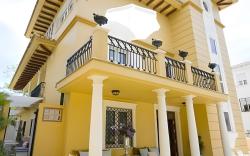 BYPILLOW Villa Lorena Adults Recommended
