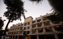 Roomy Signature Hotel