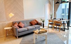EkoCheras Luxe Suite: Chic Balcony Bliss by MOKA