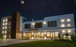 The Zenith - A boutique hotel by Hot Millions 