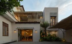 MOONLIGHT HOMESTAY & HOTEL