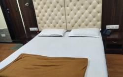 Hotel Divya International 