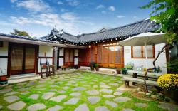 Jeonju Haengbokhyun Hanok Dockchae Pension