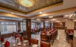 Summit Oakden Resort Mall Road