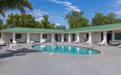 Motel 6 Waycross, GA