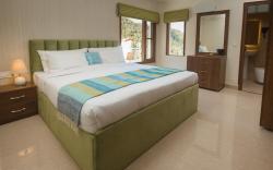 Oakwood Forest Retreat